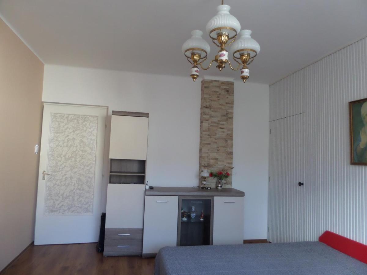 Bori Apartmanok ハイデゥソボスロー エクステリア 写真